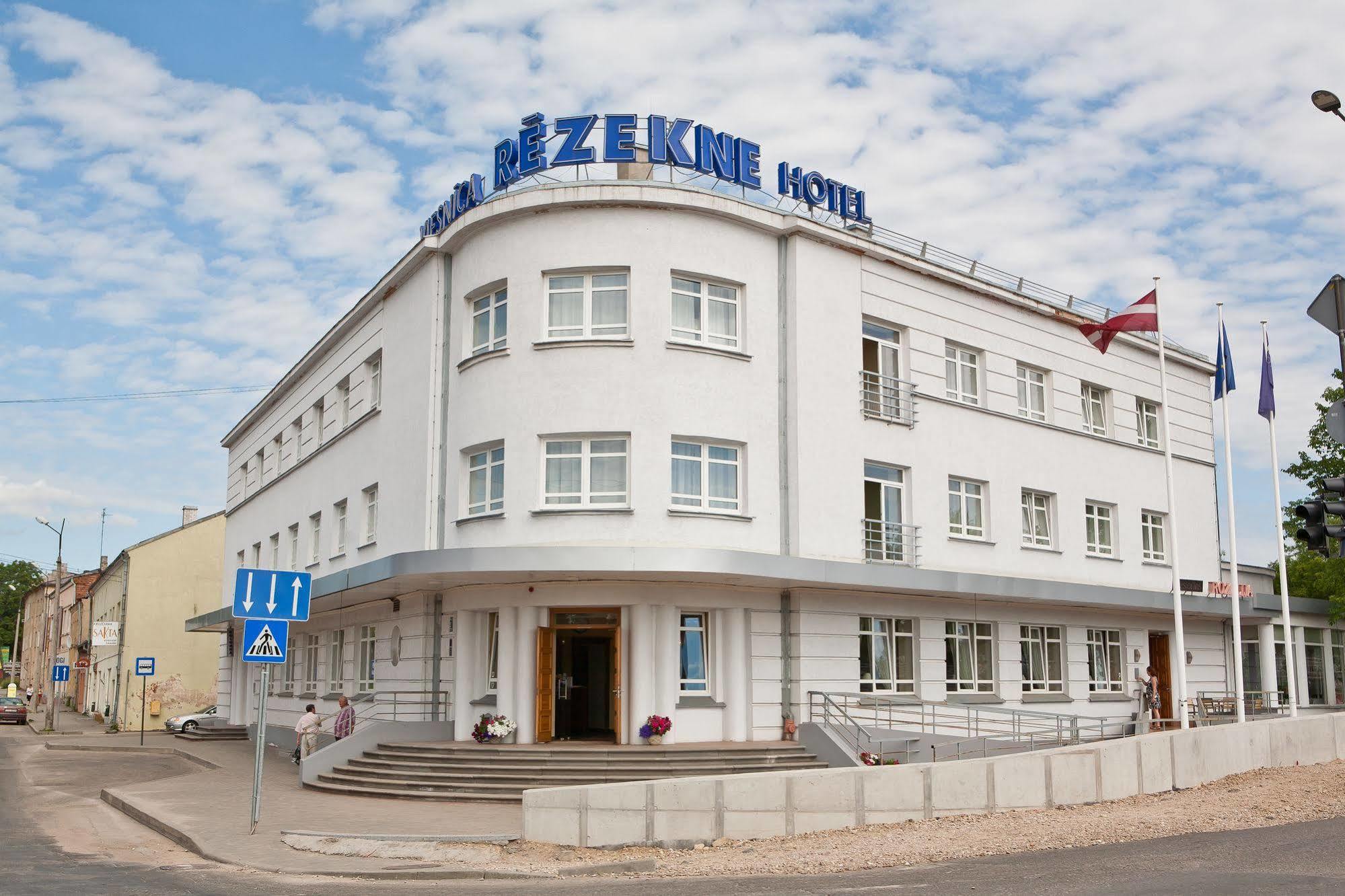 Kolonna Hotel Rēzekne Exteriér fotografie